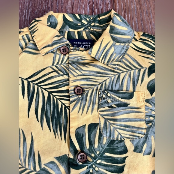 NWOT Children’s Place Button Down Shirt & Matching Short Set Size 6-9 Months - Picture 4 of 7